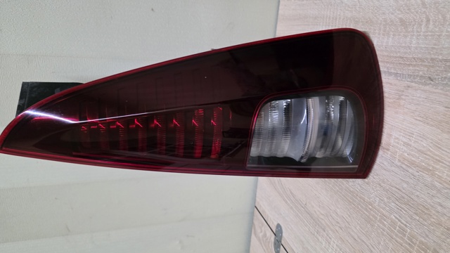 Задні ліхтарі 8200394724 RENAULT