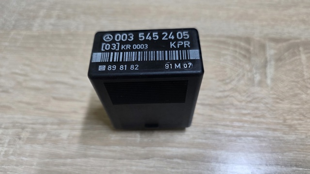 Реле електробензонасосу A0035452405 MERCEDES