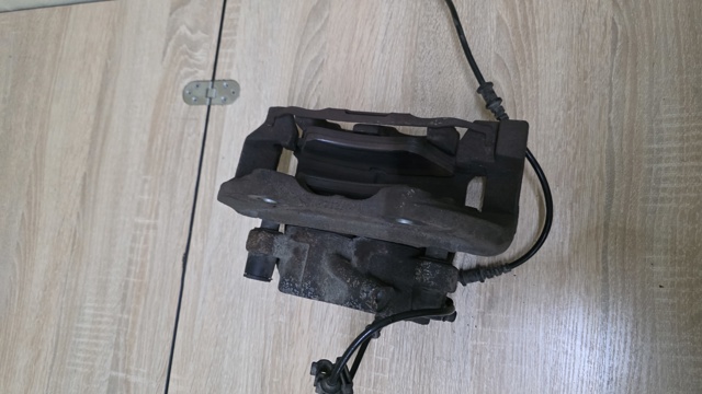 Супорт гальмівний, передній, правий A1644202483 MERCEDES