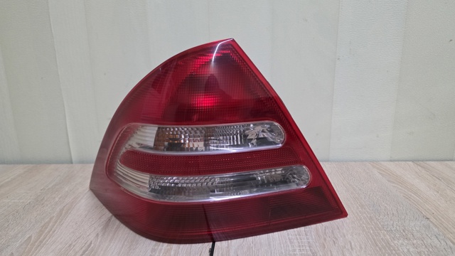 Ліхтар задній лівий A2038200164 MERCEDES