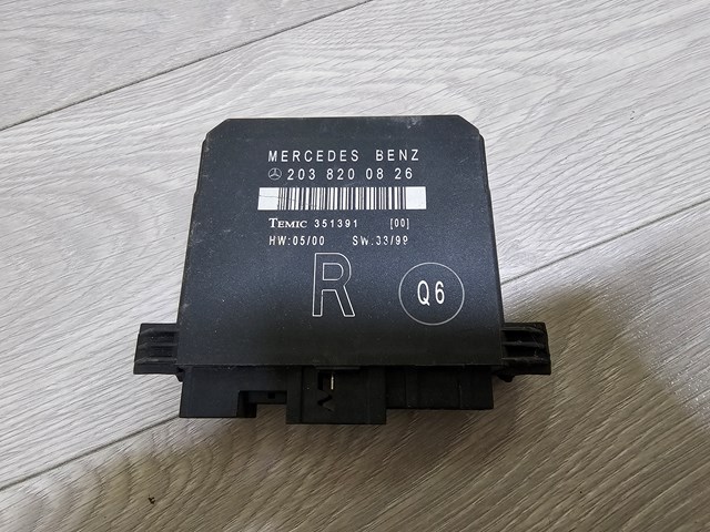 Блок комфорту задніх дверей A2038200826 MERCEDES