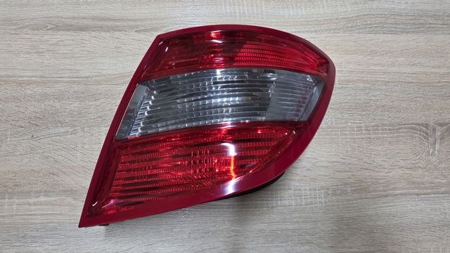 Задні ліхтарі A2048203864 MERCEDES
