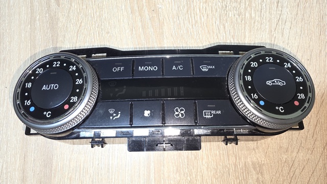 Блок управління кондиціонером A2048305790 MERCEDES