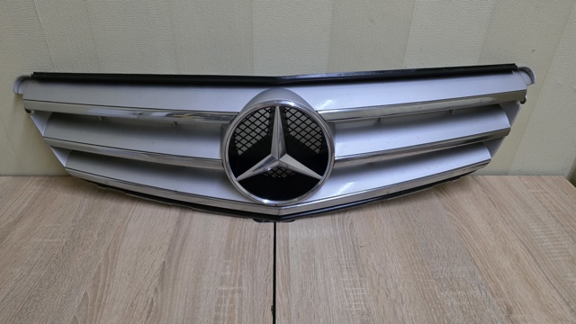 Решітка A2048800023 MERCEDES