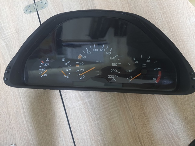 Щиток приладів додатковий A2105406547 MERCEDES