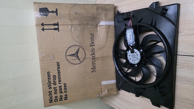 A2115002193 Mercedes дифузор радіатора охолодження, в зборі з