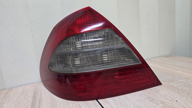 Ліхтар задній A2118202364 MERCEDES