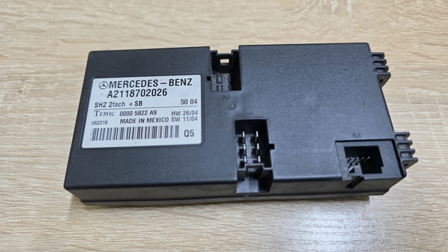 Перемикач підігріву сидінь A2118702026 MERCEDES