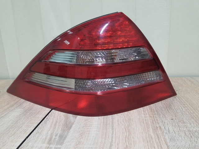 Задня ліва фара A2158200164 MERCEDES