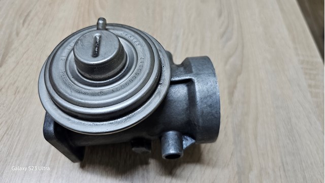 Клапан EGR рециркуляції газів A6060980117 MERCEDES