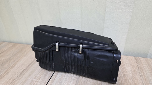 Корпус повітряного фільтра A6460902001 MERCEDES