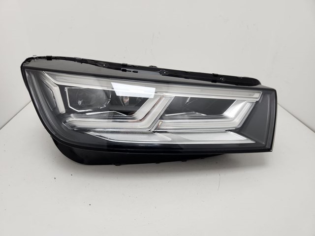 Фара передня права 80A941034B VAG