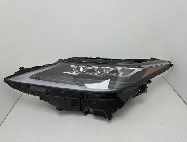 Фара ліва передня 811500E600 TOYOTA