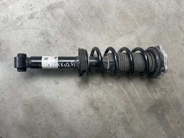Циліндр підвіски 33506871801 BMW