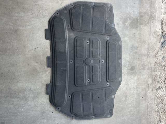 Шумоізоляція капота 51489138474 BMW