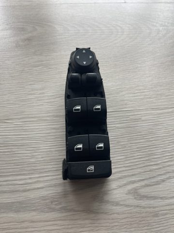 Кнопковий блок керування склопідіймачами передній лівий 61319297349 BMW