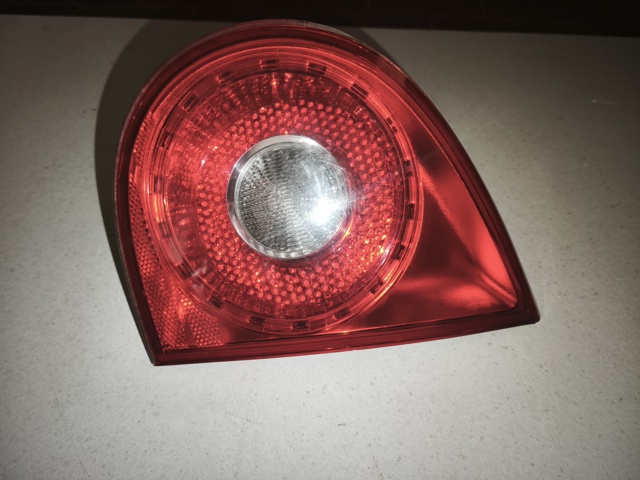 Фара задня права внутрішня 1K6945094G VAG