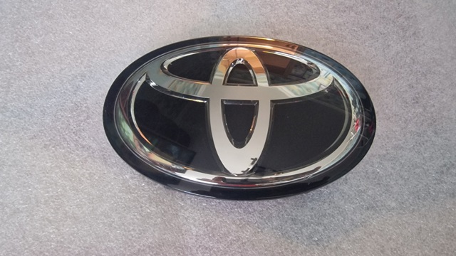 Емблема на решітку радіатора 5314142020 TOYOTA