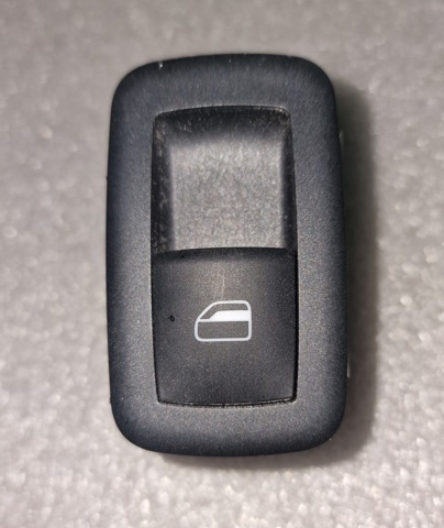 Кнопки заднього склопідйомника 68085690AC CHRYSLER