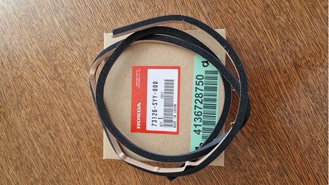 Ущільнювач лобового скла 73126SYY000 HONDA