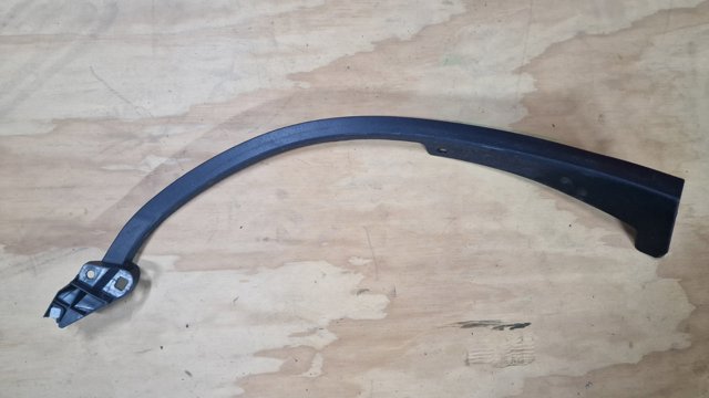 Накладка заднього лівого крила 7587442010 TOYOTA