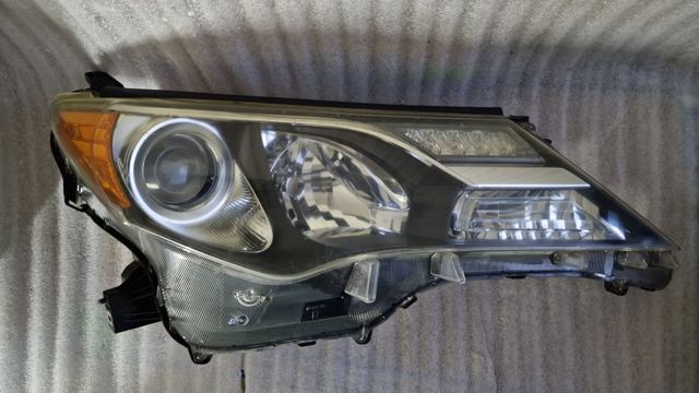 Основна фара - вставка 811100R042 TOYOTA