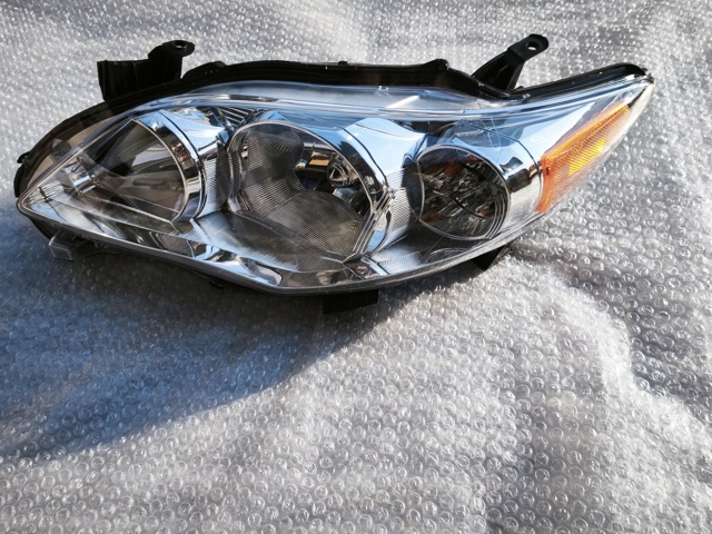 Фара ліва передня 8115002B50 TOYOTA