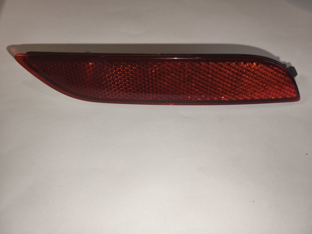 Правий катафот заднього бампера 8191006070 TOYOTA