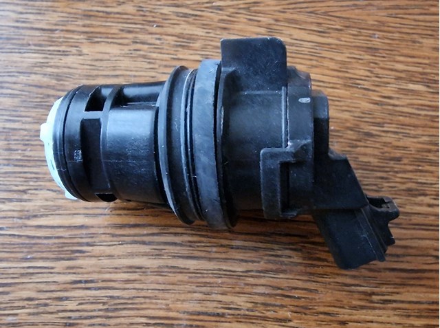 Насос омивача 8533060190 TOYOTA