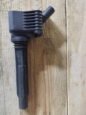 Котушка запалювання 06L905110F VAG