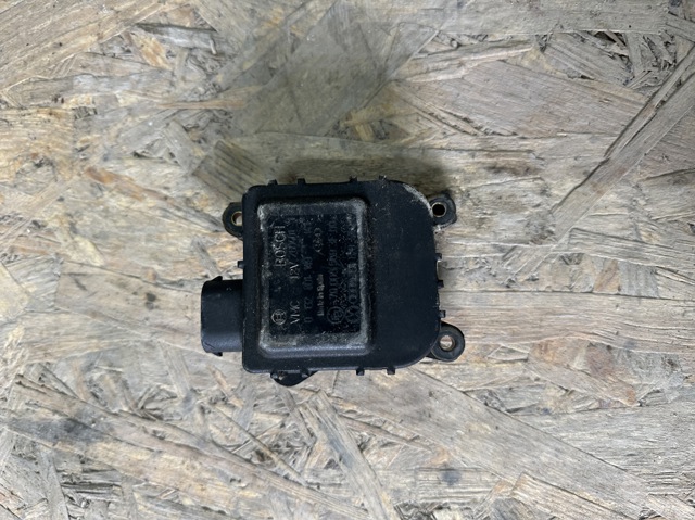 Мотор заслінки печі 0132801149 BOSCH