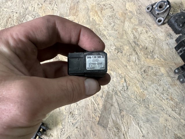 Датчик тиску повітря Ауді A6 C4
