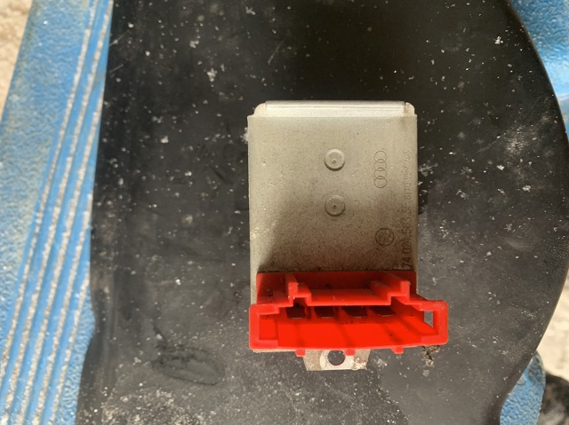 Реле обігрівача 8D0959263 VAG