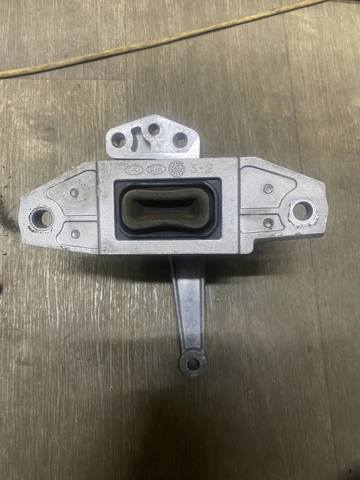 Права подушка двигуна 21810G2000 HYUNDAI