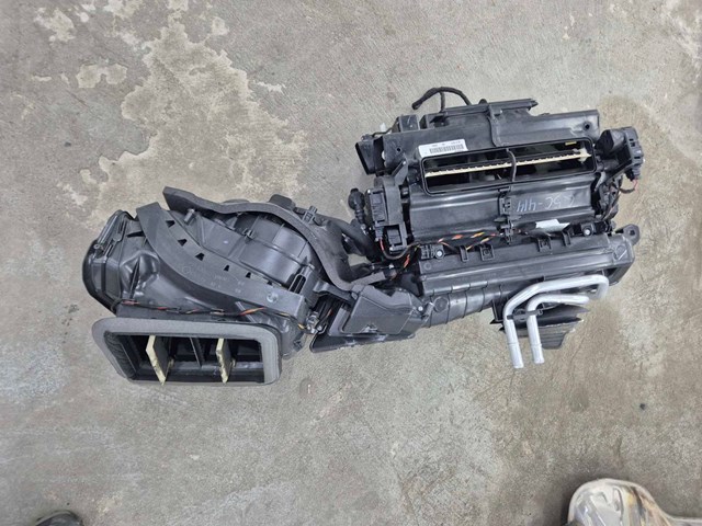 Корпус вентилятора пічки (опалювача салону), в зборі 4M1820024A VAG