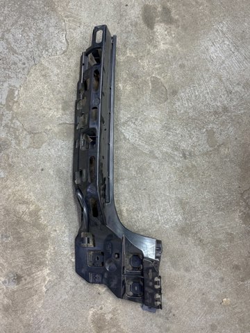 Кронштейн бампера заднього, правий 51127469364 BMW