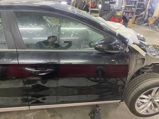 Пасажирські передні двері 76004G2010 HYUNDAI
