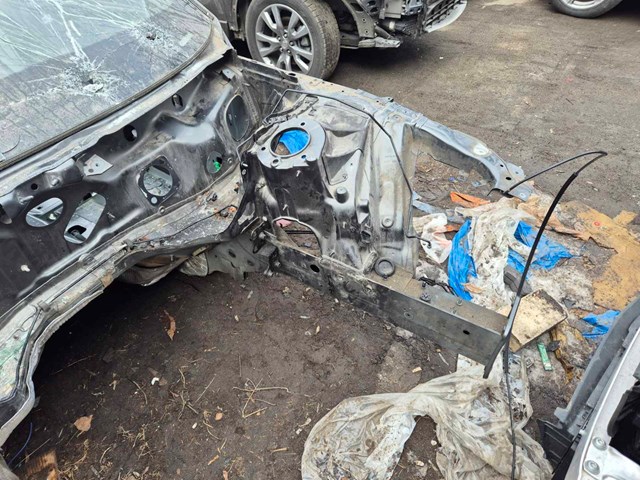 Чверть передня ліва 8W0805303B VAG