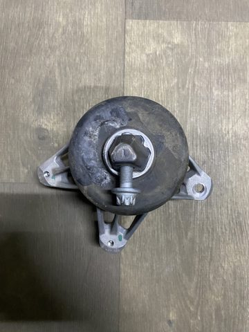 Подушка (опора) двигуна, ліва A1672405300 MERCEDES