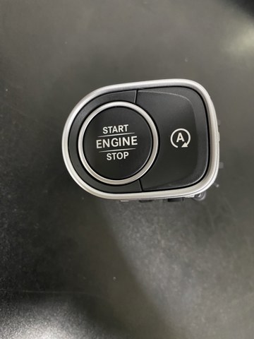 Кнопка запуску двигуна A1679054901 MERCEDES