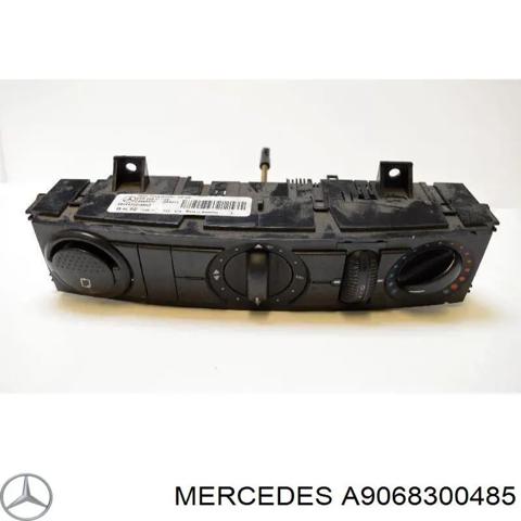 Блок управління пічкою A9068300485 MERCEDES