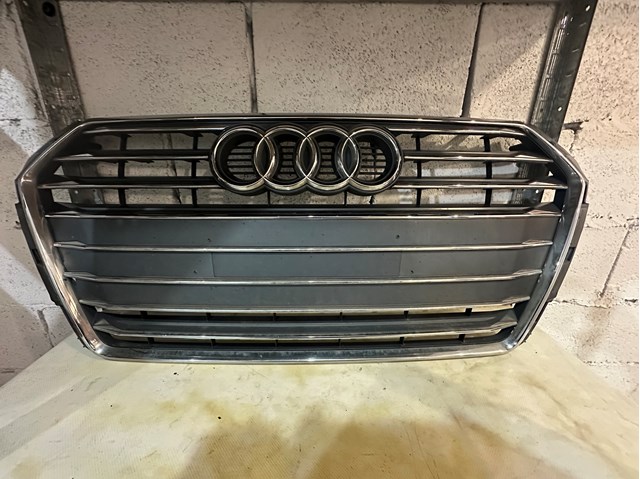Облицювання радіатора 8W0853651BR VAG