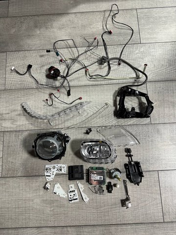 Основна фара - вставка LR057272 LAND ROVER