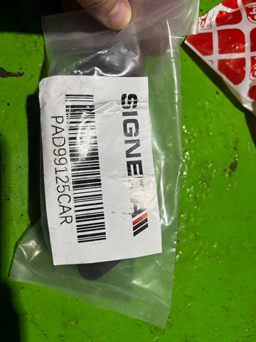 Накладка форсунки омивача фари передньої PAD99125CAR SIGNEDA