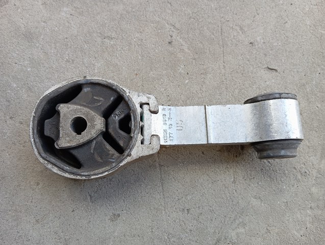 Подушка (опора) двигуна, права верхня 113560010R RENAULT