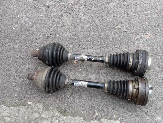 Привід лівий 1K0407271BJ VAG