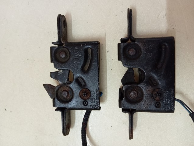 Запор капота (замок і привід замка капота) 656010010R RENAULT