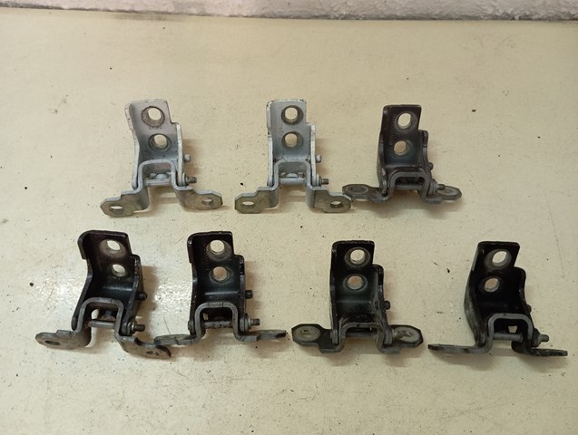 Петля передніх дверей, правих 804000016R RENAULT