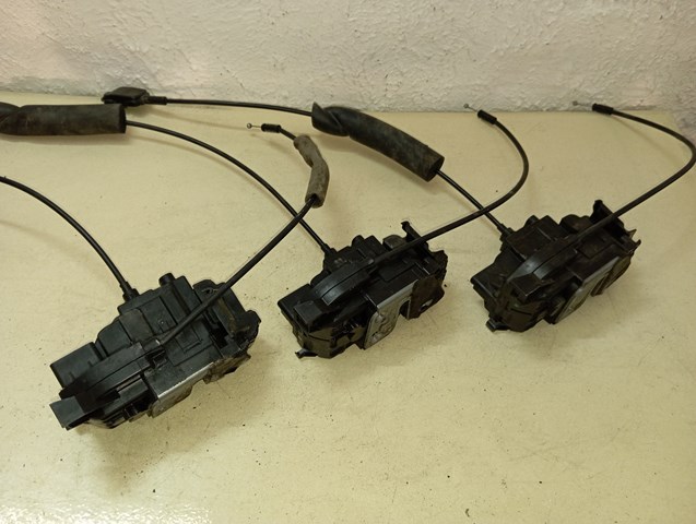 Замок задньої двері, лівої 825030574R RENAULT
