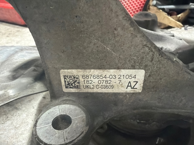 Цапфа - поворотний кулак передній, правий 6876854 BMW